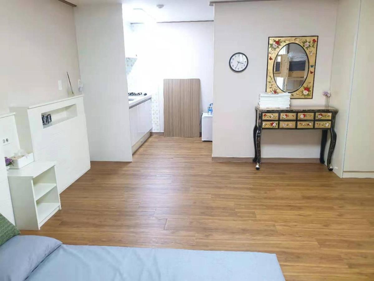 Hy Choi Hostel Seogwipo Esterno foto