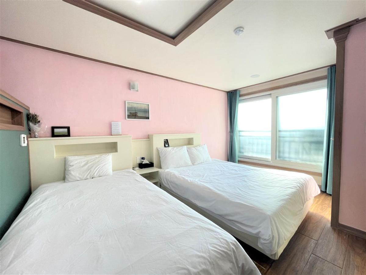 Hy Choi Hostel Seogwipo Esterno foto